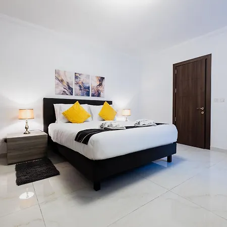 Modern 3br Maisonette With Private Bbq Area