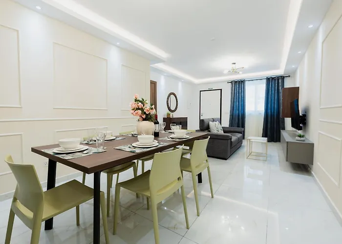 Modern 3br Maisonette With Private Bbq Area